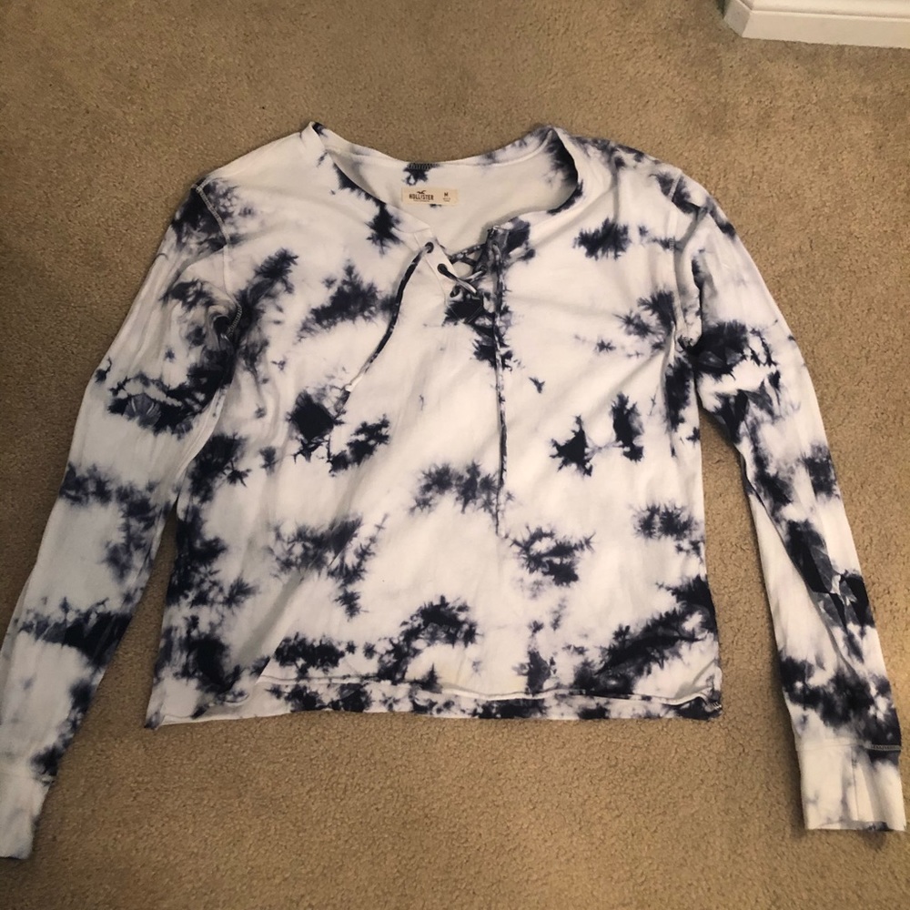 hollister cropped tie-dye long sleeve t-shirt